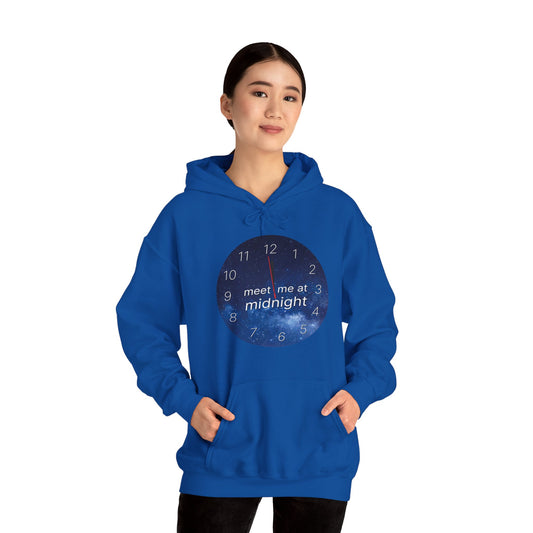 Sweatshirt con Capucha "Meet me at Midnight" - Woman