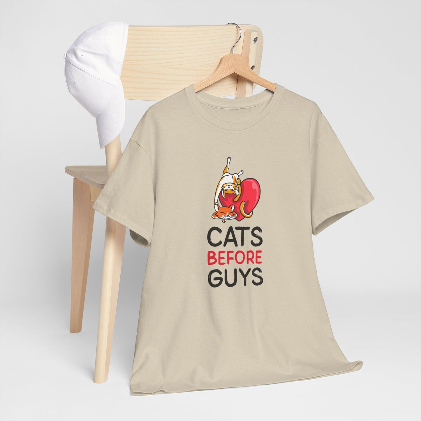 Camiseta - "Cats Before Guys" - Mulher - Romero's