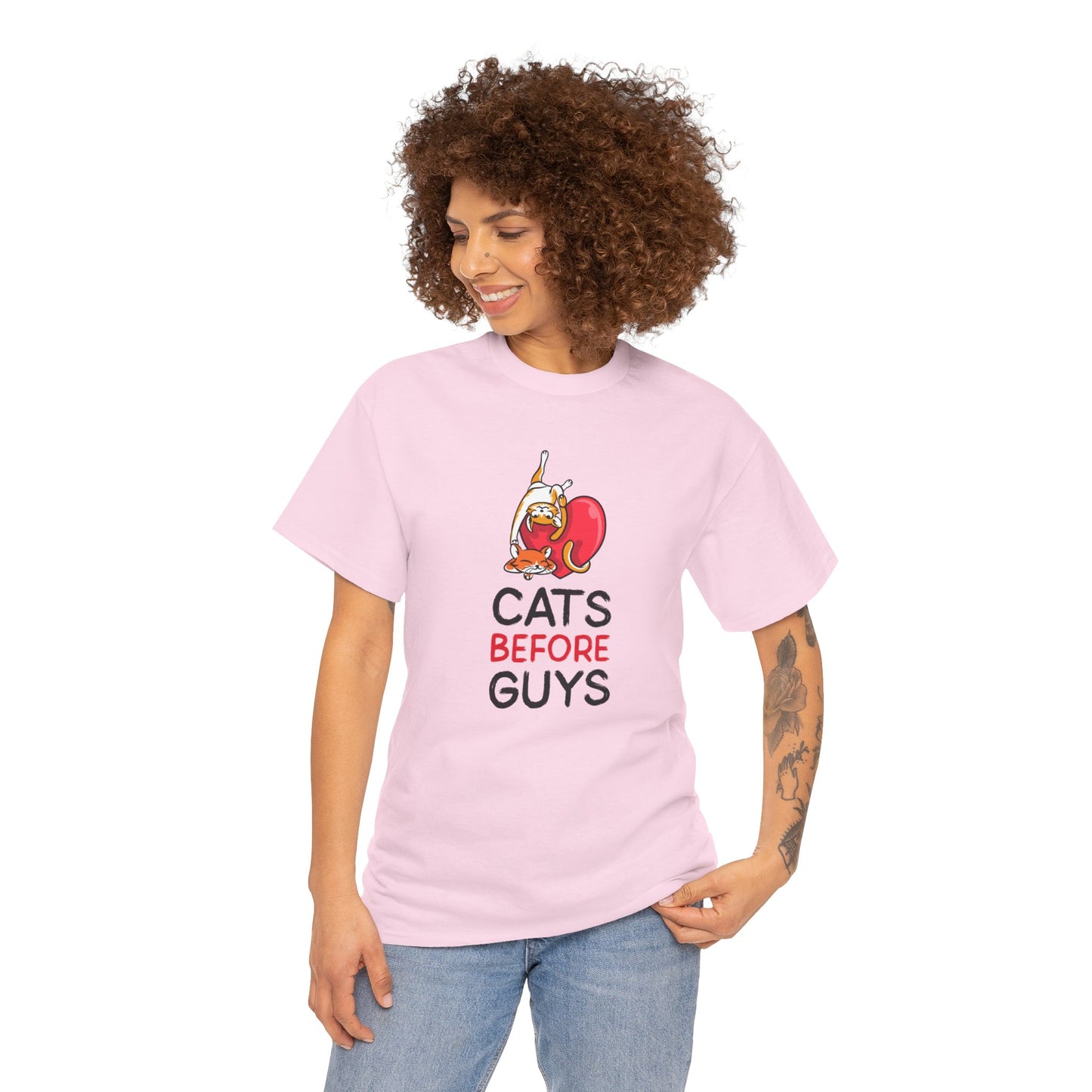 Camiseta - "Cats Before Guys" - Mulher - Romero's