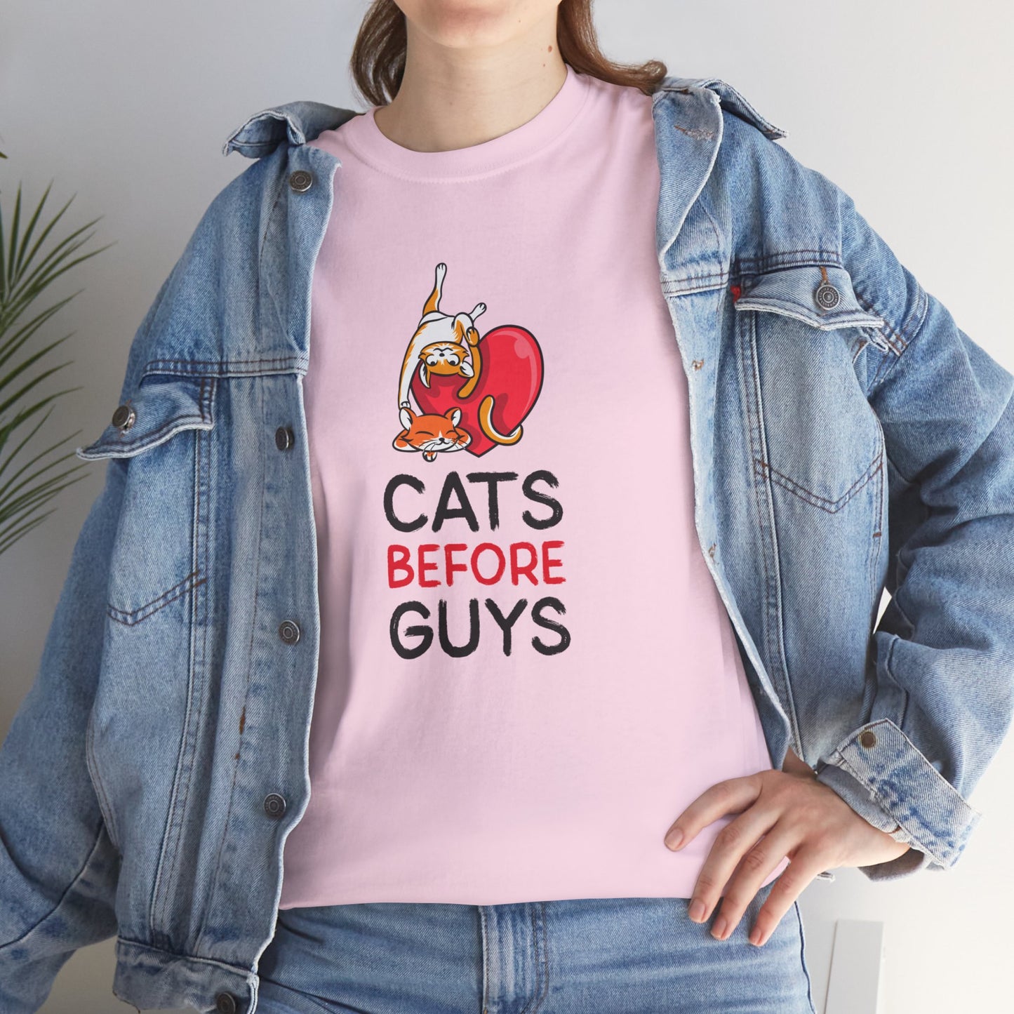 Camiseta - "Cats Before Guys" - Mulher - Romero's