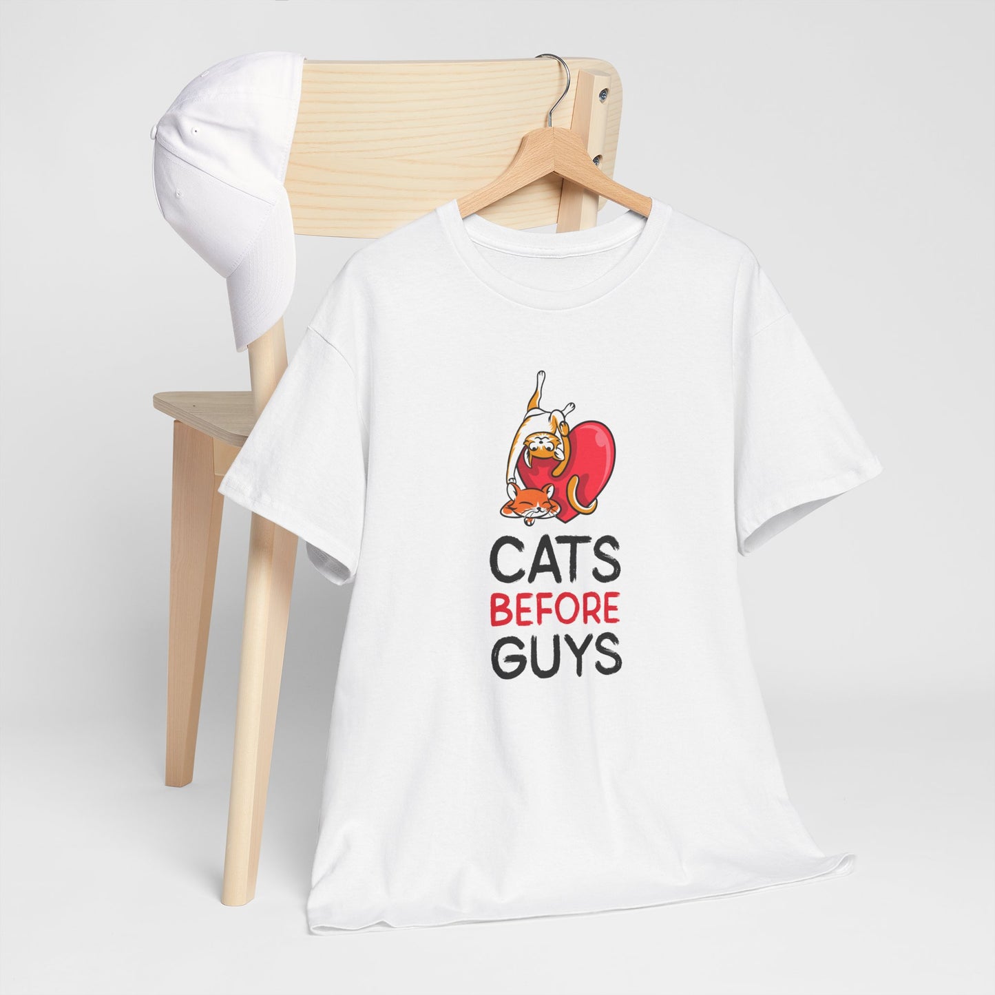 Camiseta - "Cats Before Guys" - Mulher - Romero's