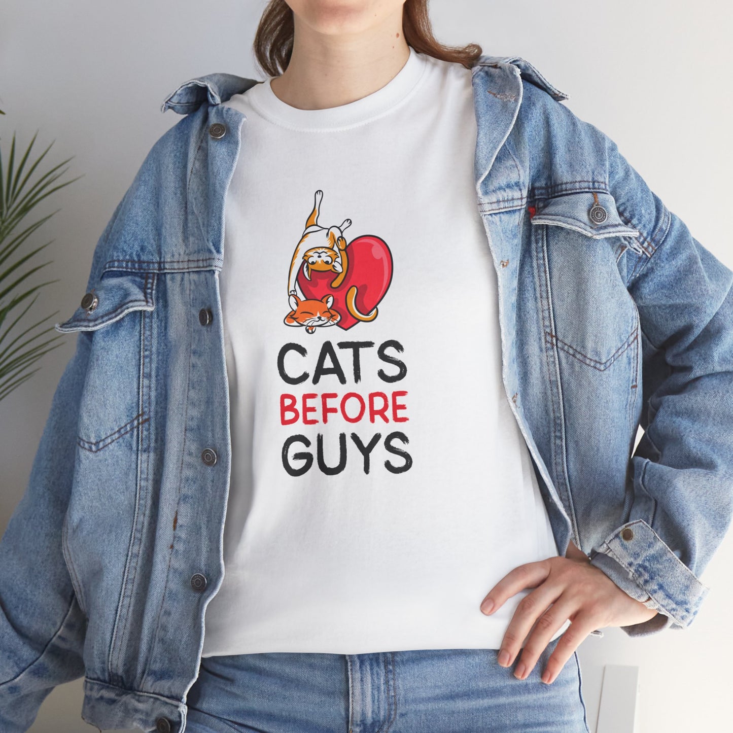 Camiseta - "Cats Before Guys" - Mulher - Romero's