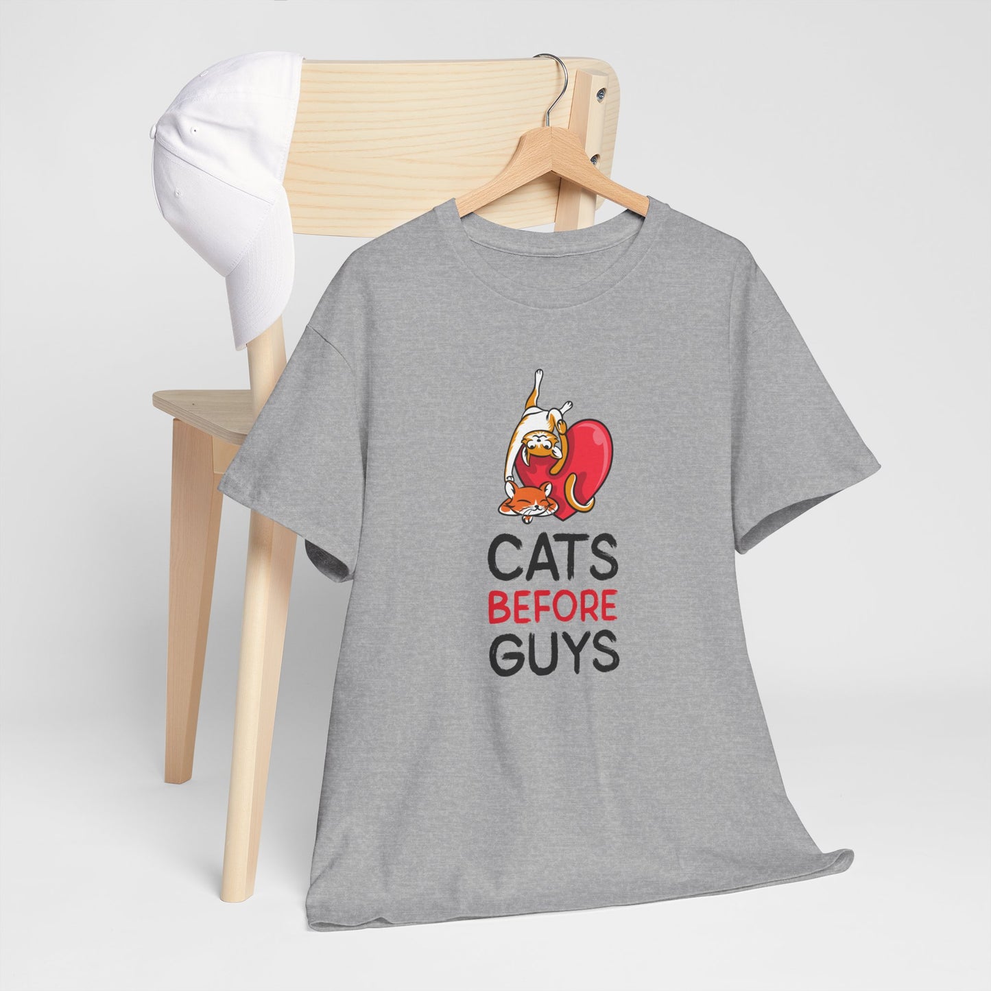 Camiseta - "Cats Before Guys" - Mulher - Romero's