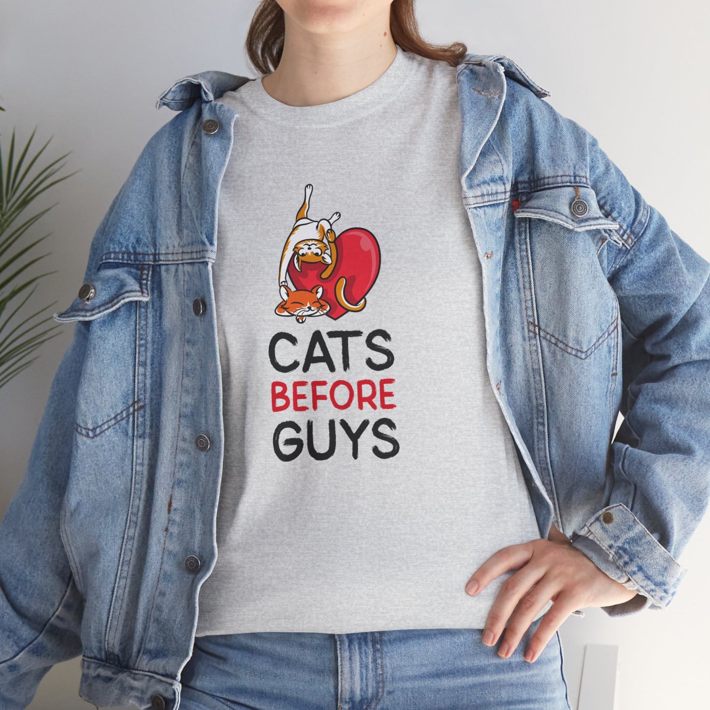 Camiseta - "Cats Before Guys" - Mulher - Romero's