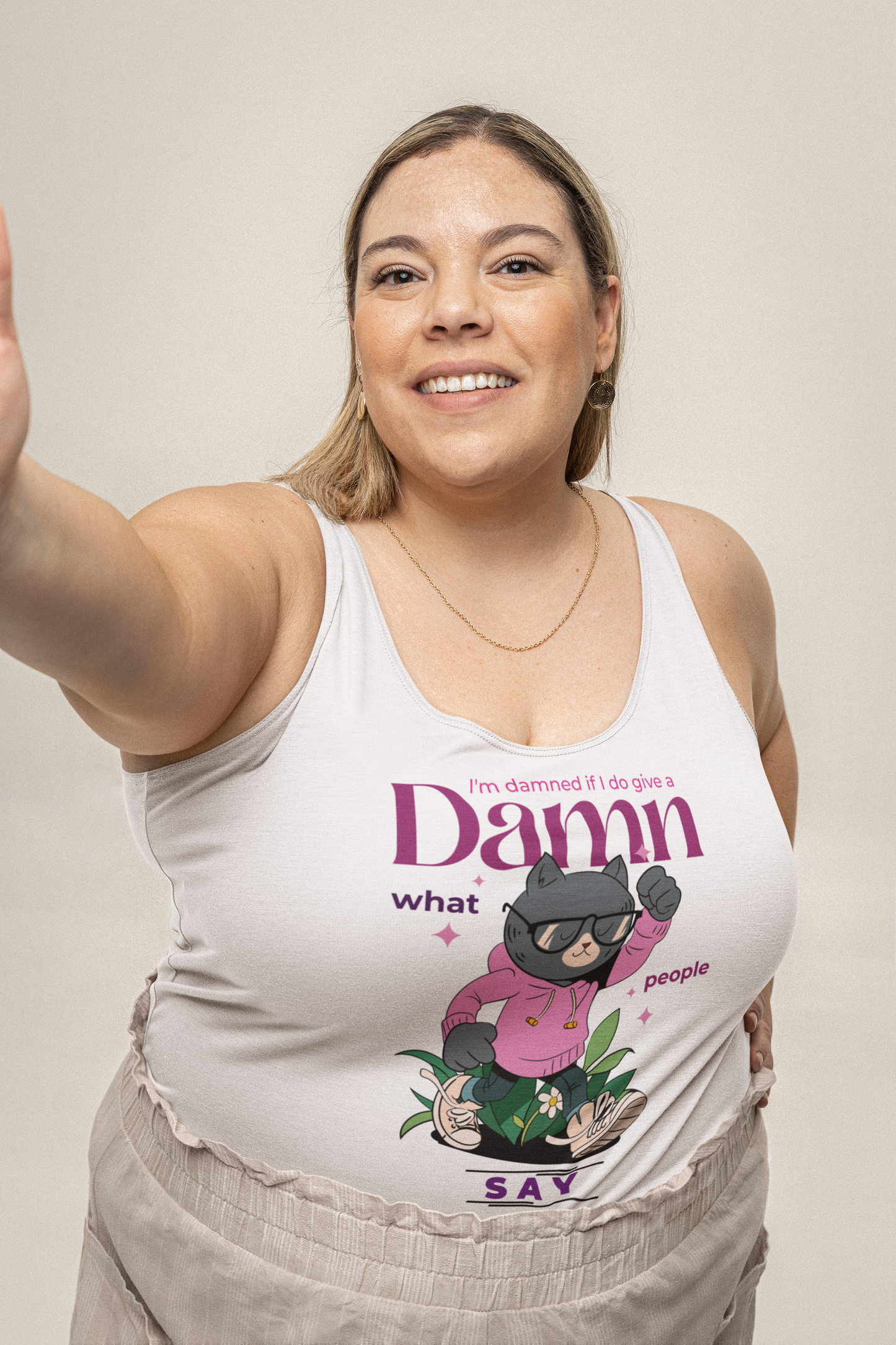 Camiseta Sin Mangas Softstyle™ "I'm Damned if I Do Give a Damn" - Taylor's Edition